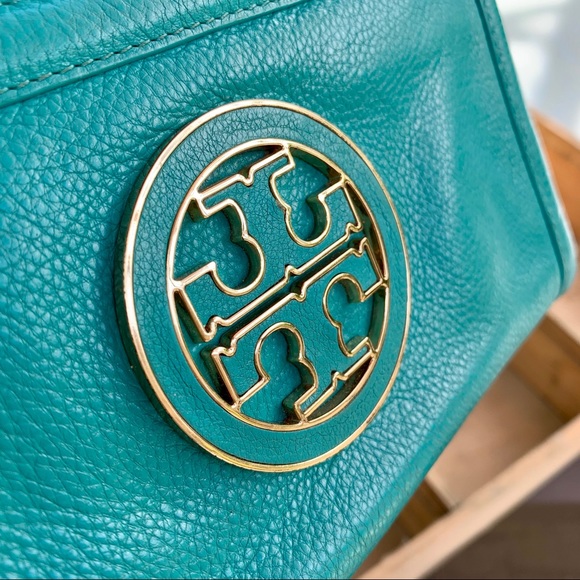 ☑️SOLD☑️TORY BURCH Amanda Zip Continental Wallet - Picture 2 of 8